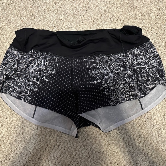 Lululemon shorts bundle - Picture 2 of 4